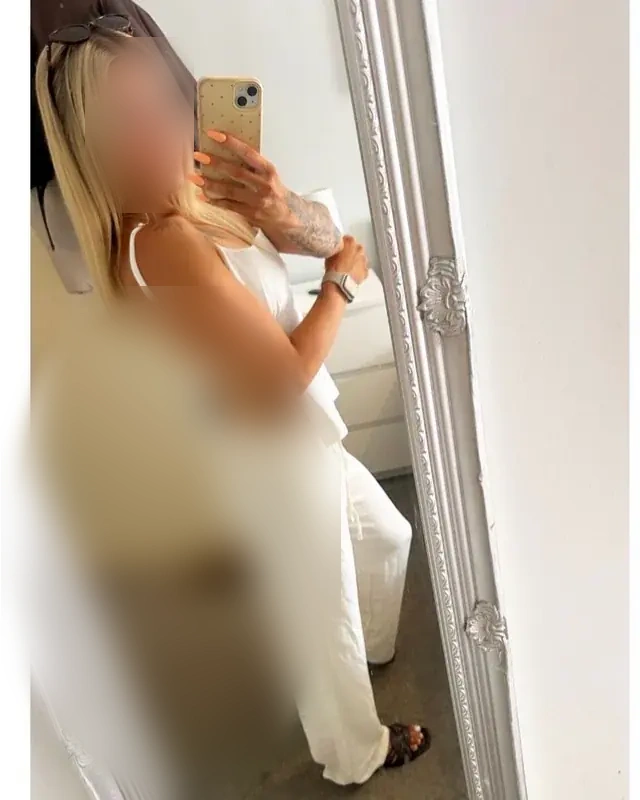Claire - Image 6